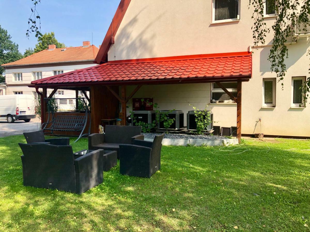 Skolici Stredisko Abena S Ubytovanim Apartment Ostrava Ngoại thất bức ảnh